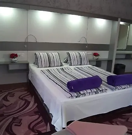 Apartamento Lila Ház *